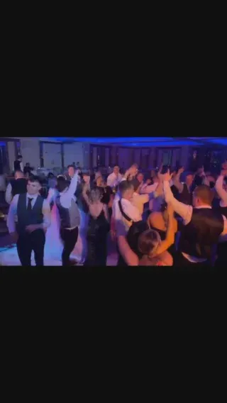 When the place erupts @hotelkilmore 

Ask about us as your band & DJ in @hotelkilmore package!! You won’t regret it!! 🔥 🎵

Happy Friday!! 

#wedding #DJ #band #party #groom #bride #engaged #engagedlife #engagedcouple #weddingplanning #entertainment #dance #dancefloor